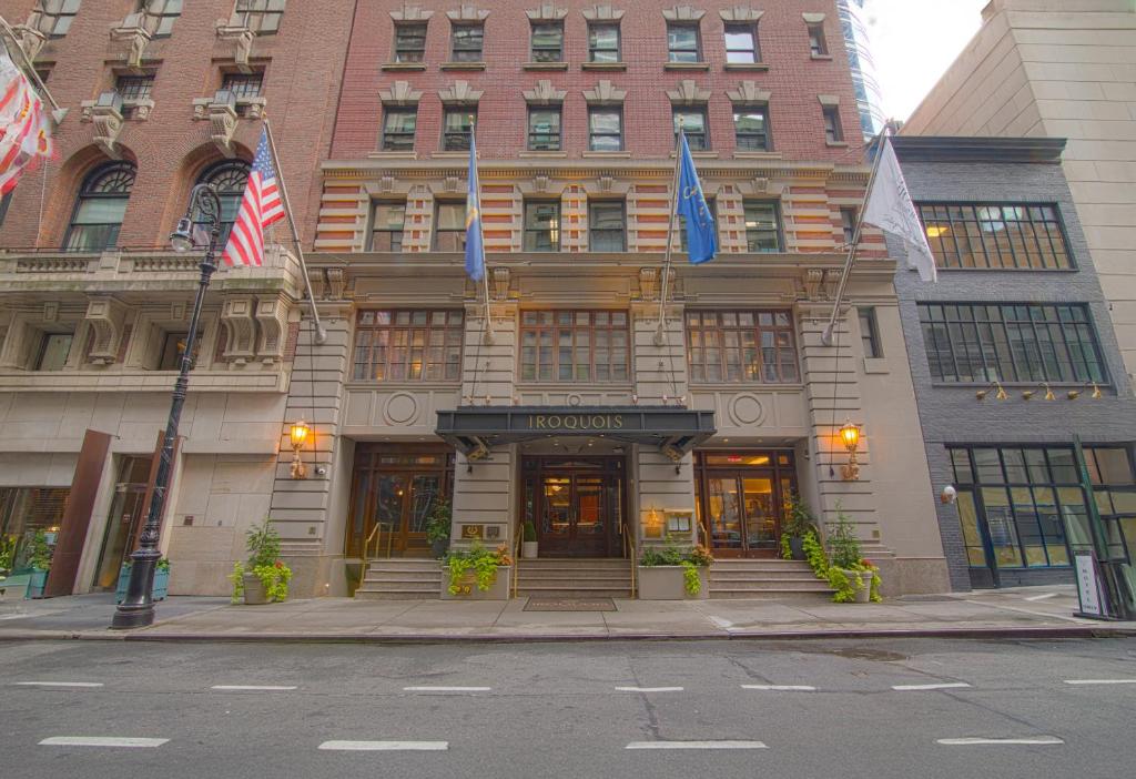 Iroquois New York Times Square - Housity