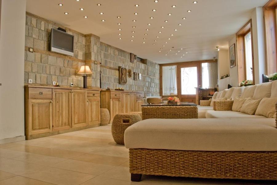 Posezení v ubytování Guest House Chicho Tsane