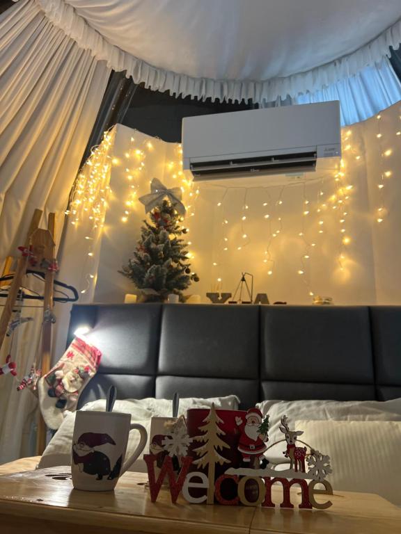 Posezení v ubytování Cupola glamping dome Sarajevo