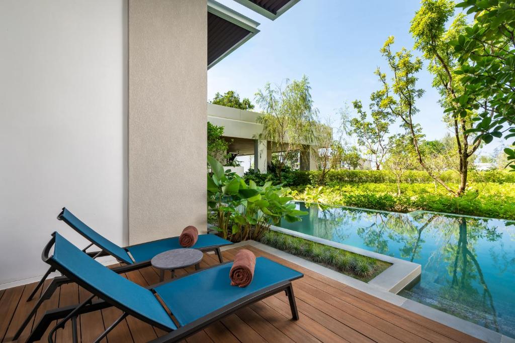 Bazén v ubytování Khao Lak Marriott Beach Resort & Spa nebo v jeho okolí