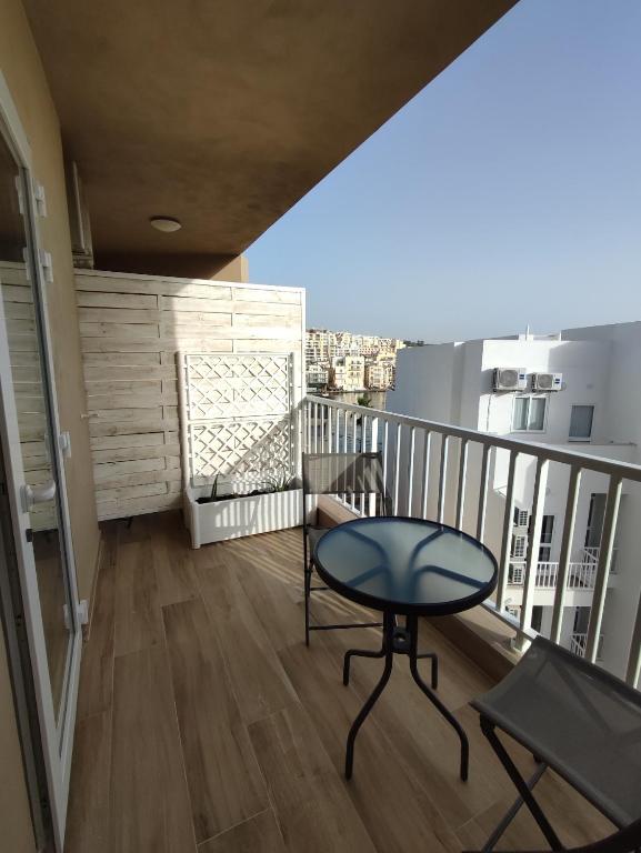 Balkón nebo terasa v ubytování Il-Girna- Modern Seaside Accommodation