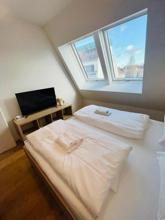 Posteľ alebo postele v izbe v ubytovaní OrestaLiving - Penthouse with private terrace