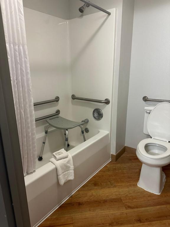 Baymont by Wyndham Columbia, MO photo