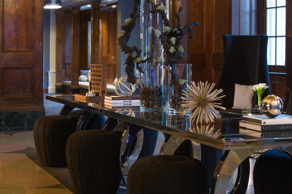 Restaurace v ubytování Renaissance Albany Hotel