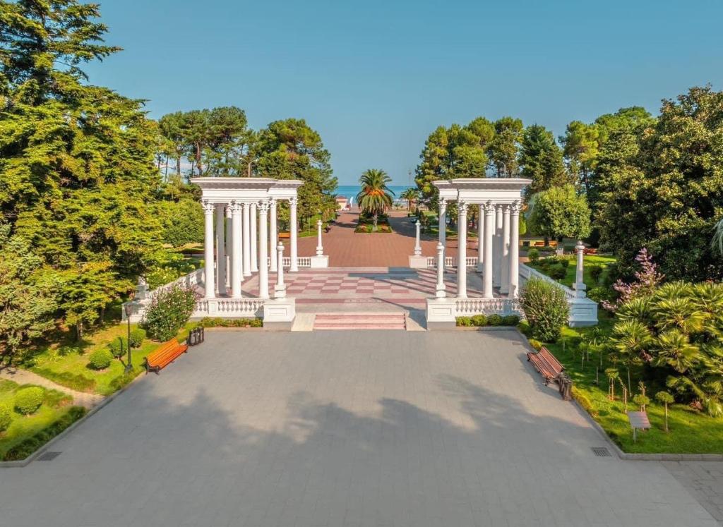 Zahrada ubytování Pleasant Sea View Aparthotel in Orbi City Batumi