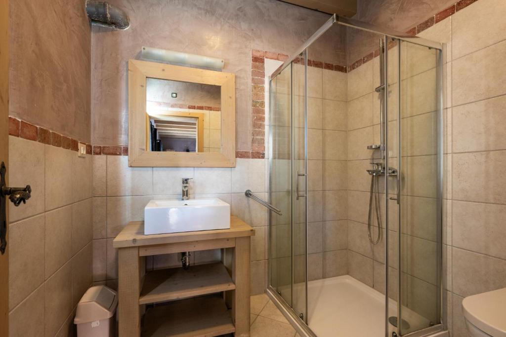 Koupelna v ubytování Villa Bellavista with 8 Bedrooms, Private Pool and Sauna