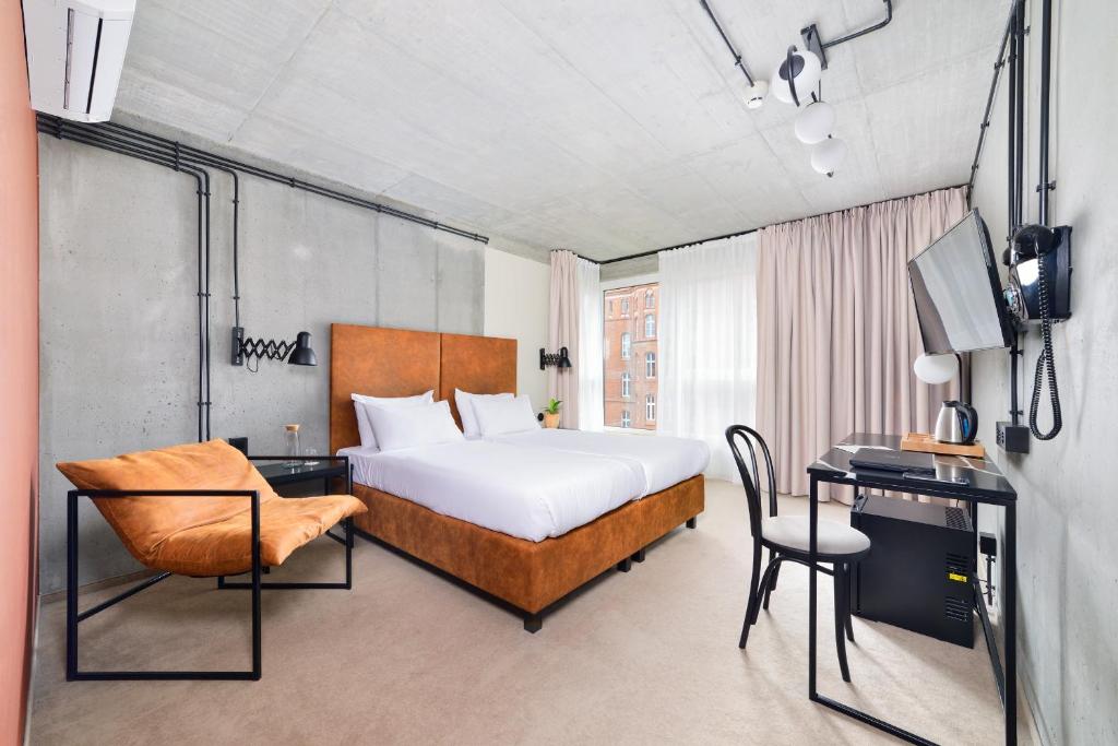 
Standard Double Room- OFICYNA building
