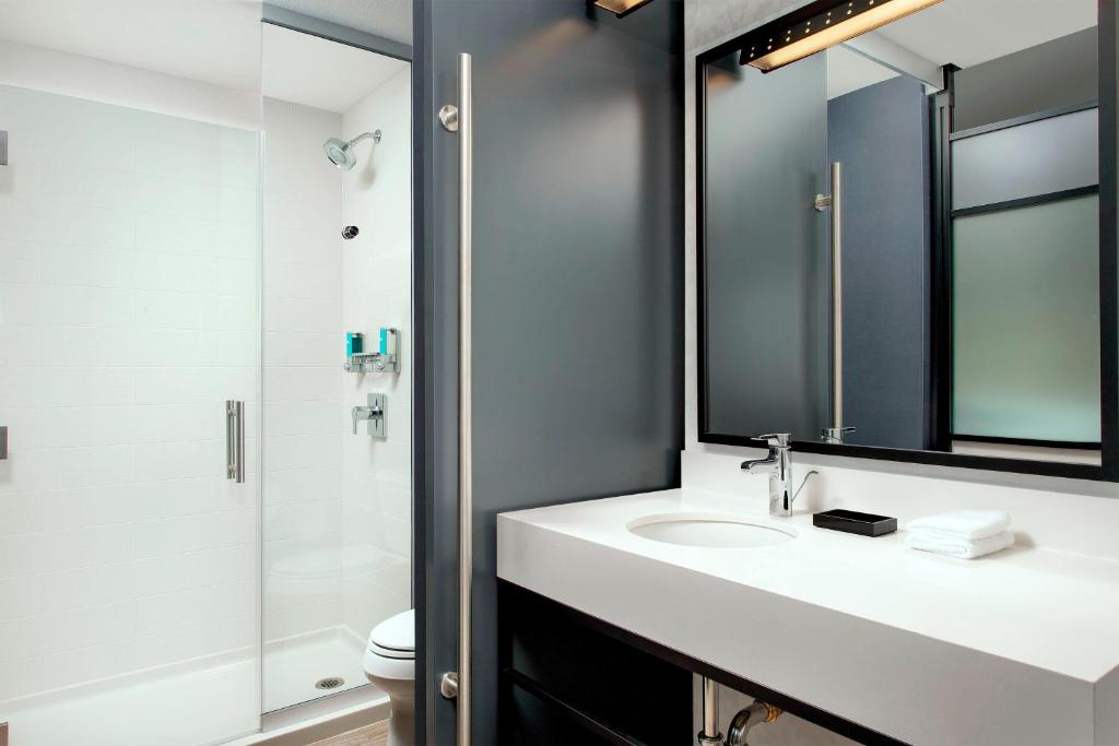 Aloft by Marriott Dublin-Pleasanton photo