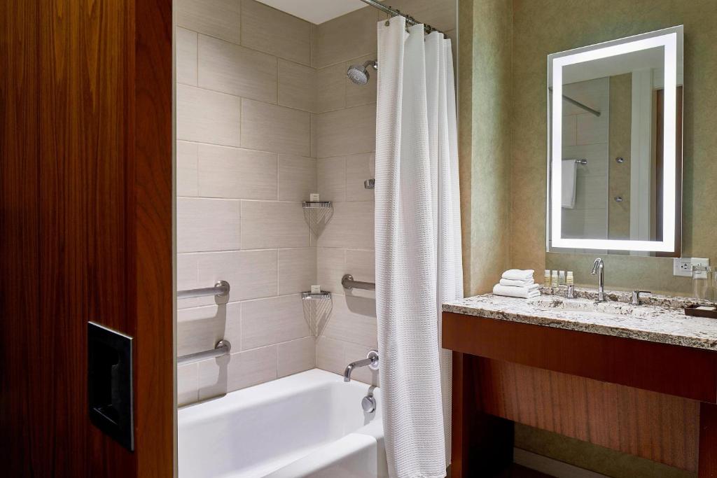 Renaissance Atlanta Midtown Hotel - 
