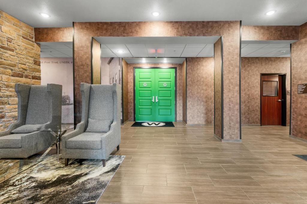 Posezení v ubytování Cobblestone Hotel & Suites - Lynden