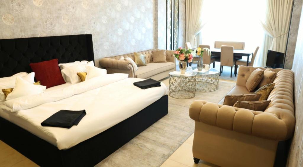 Luxury Apartment by oima leasing property - Resim 13