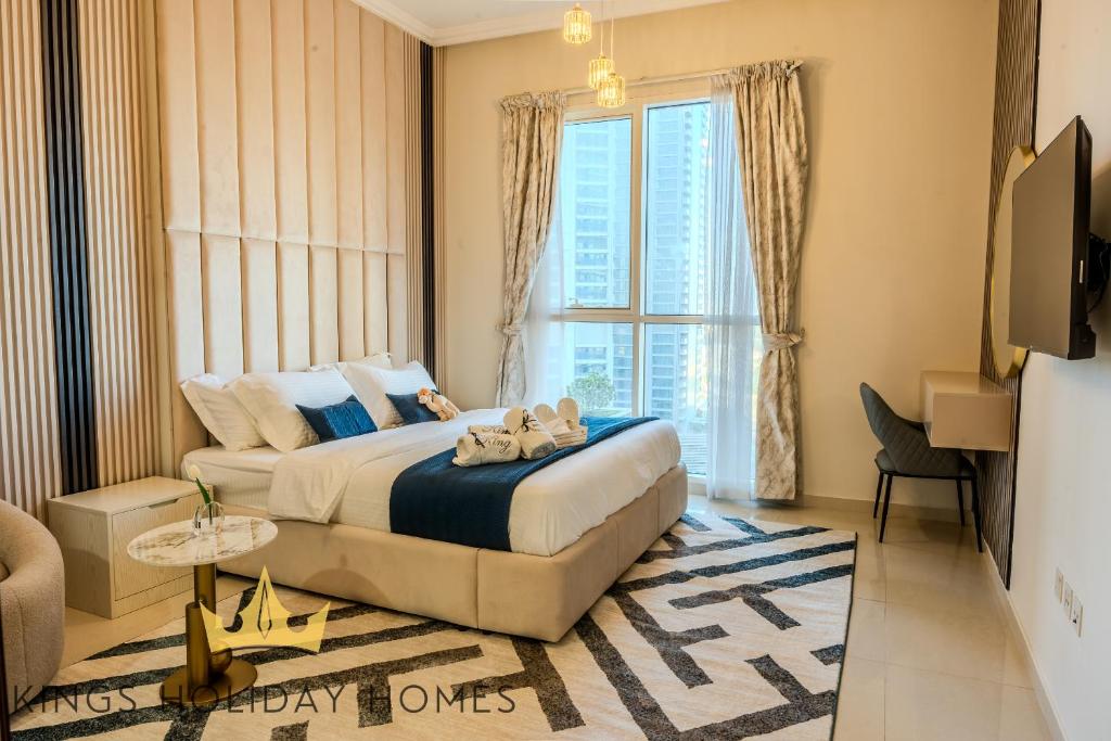 TV a/nebo společenská místnost v ubytování Luxury Apartments Dunya tower Burj Khalifa St kings