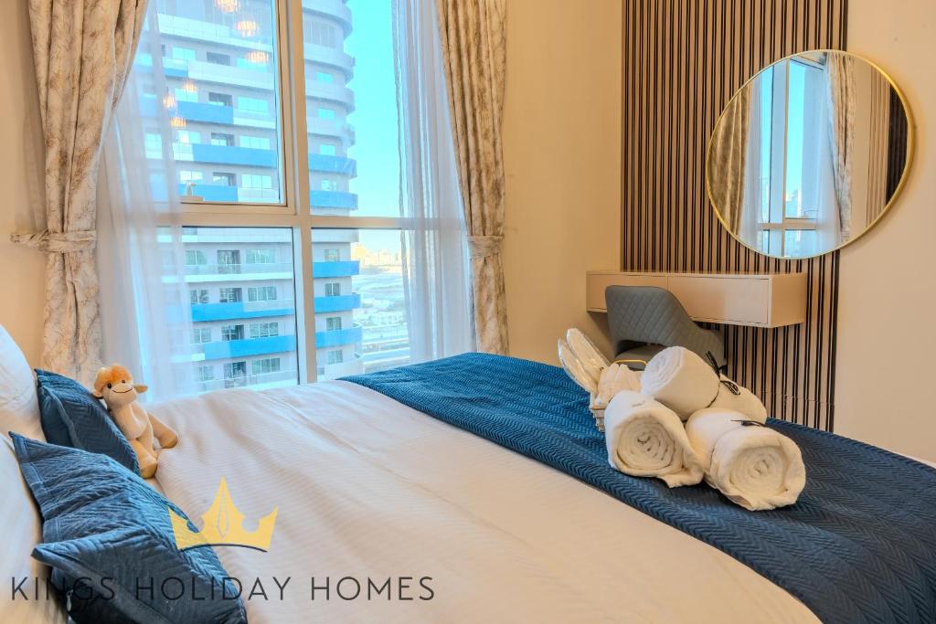 Postel nebo postele na pokoji v ubytování Luxury Apartments Dunya tower Burj Khalifa St kings