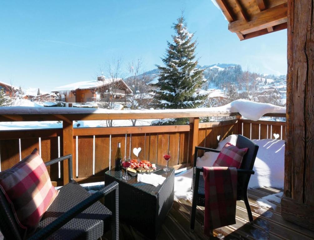 Nespecifikovaný výhled na hory nebo výhled na hory při pohledu z hotelu