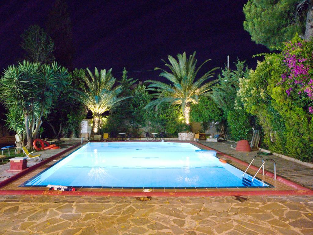 Bazén v ubytování Thomas Beach Hotel nebo v jeho okolí