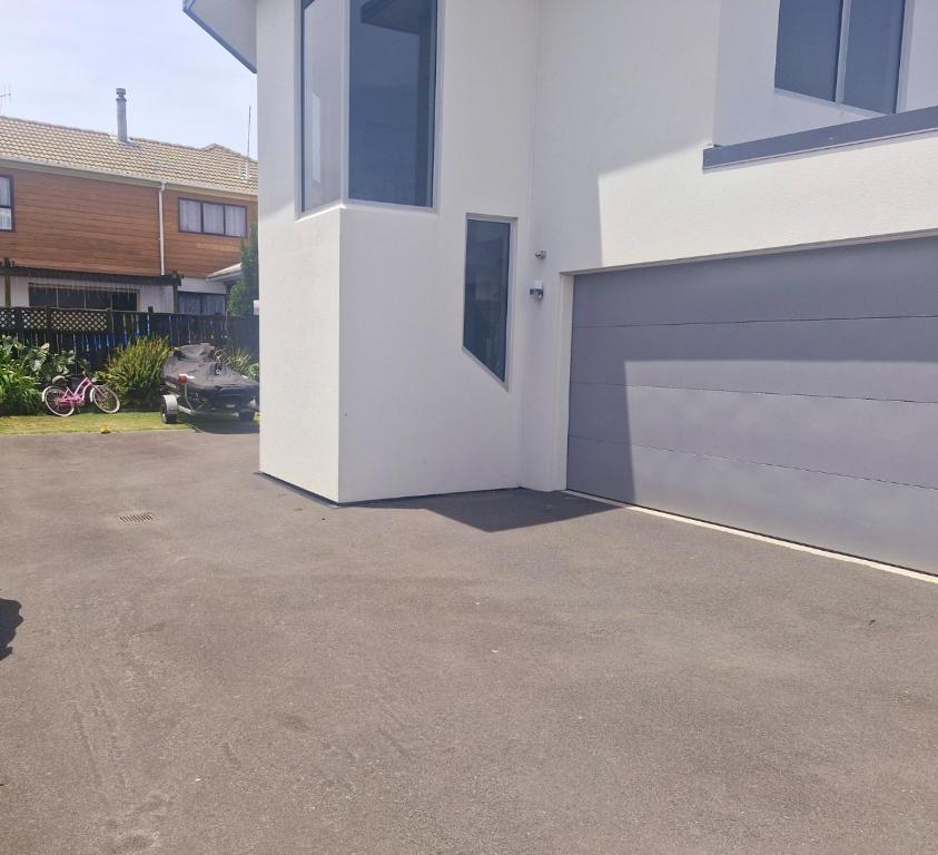 Large modern townhouse 2min to beach - Resim 9