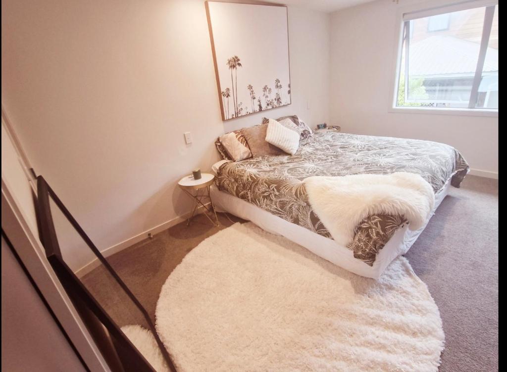 Large modern townhouse 2min to beach - Resim 2