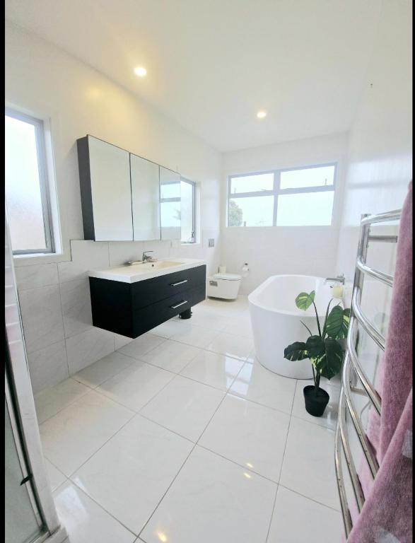 Large modern townhouse 2min to beach - Resim 8