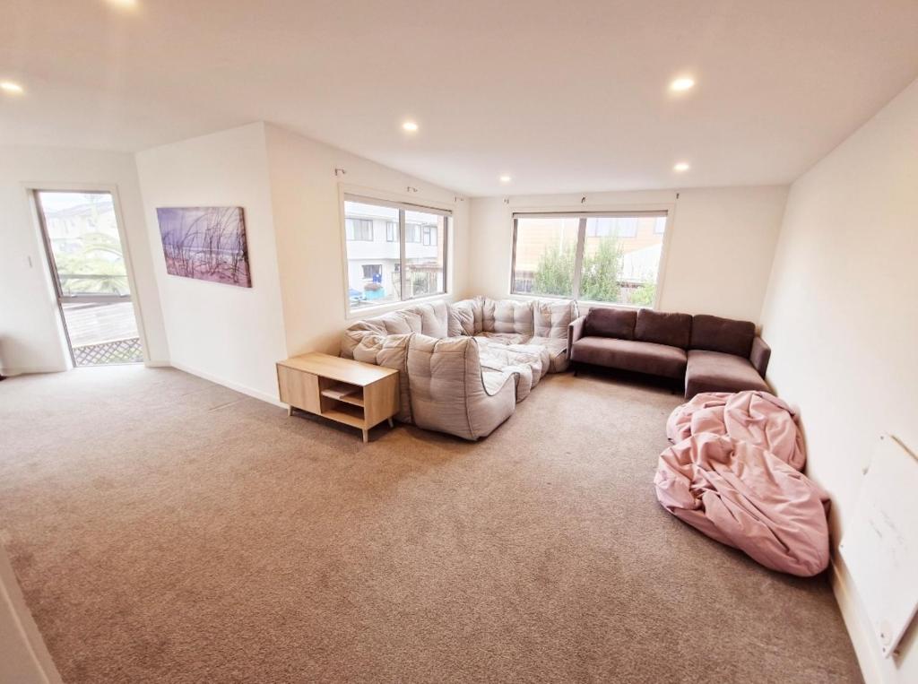 Large modern townhouse 2min to beach - Resim 12