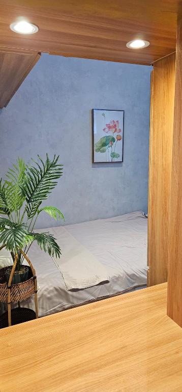 Postel nebo postele na pokoji v ubytování Cozy Flat in City Center