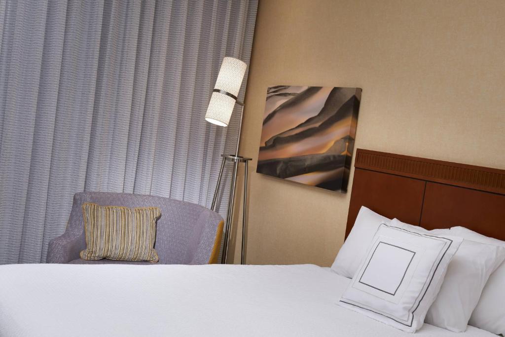 Courtyard by Marriott Lexington North - Chambre Roi Avec Canapé-lit - Entendre Accessible