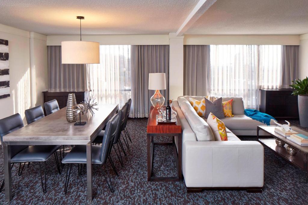 Renaissance Asheville Downtown Hotel - 