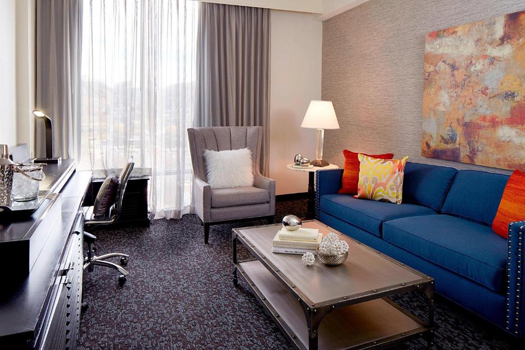 Renaissance Asheville Downtown Hotel - 