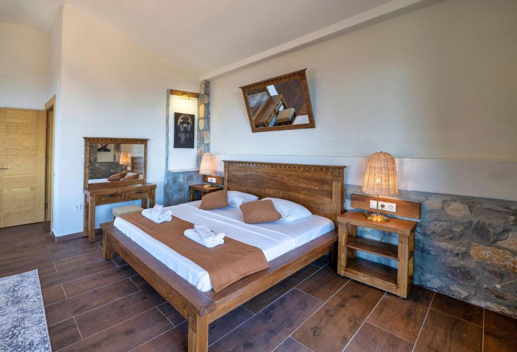 Postel nebo postele na pokoji v ubytování Villa Pine Private Located in a quiet and picturesque location