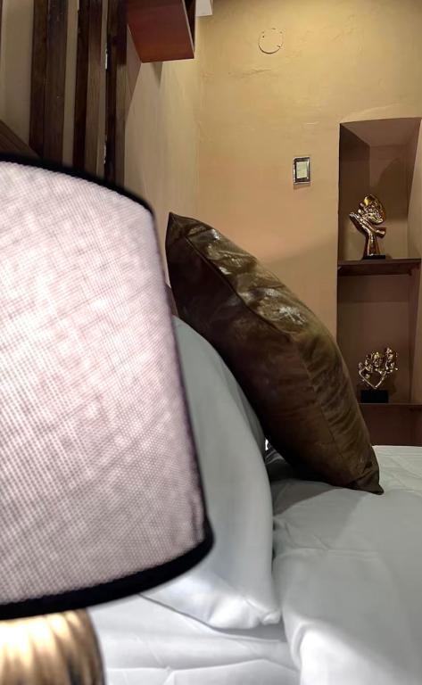 Adelina Classic Matrimonial