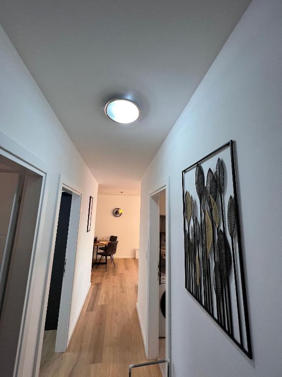 Fotografia z galérie ubytovania Sunshine Deluxe 79m2 apartment with pool, 50 m2 garden lounge and outdoor space v Trogiri