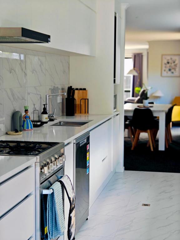 New Built Gem in Hillcrest - Resim 31