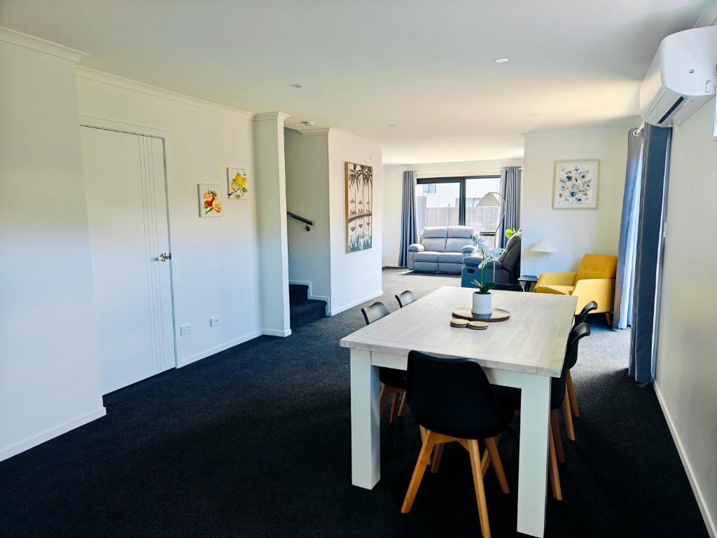 New Built Gem in Hillcrest - Resim 7