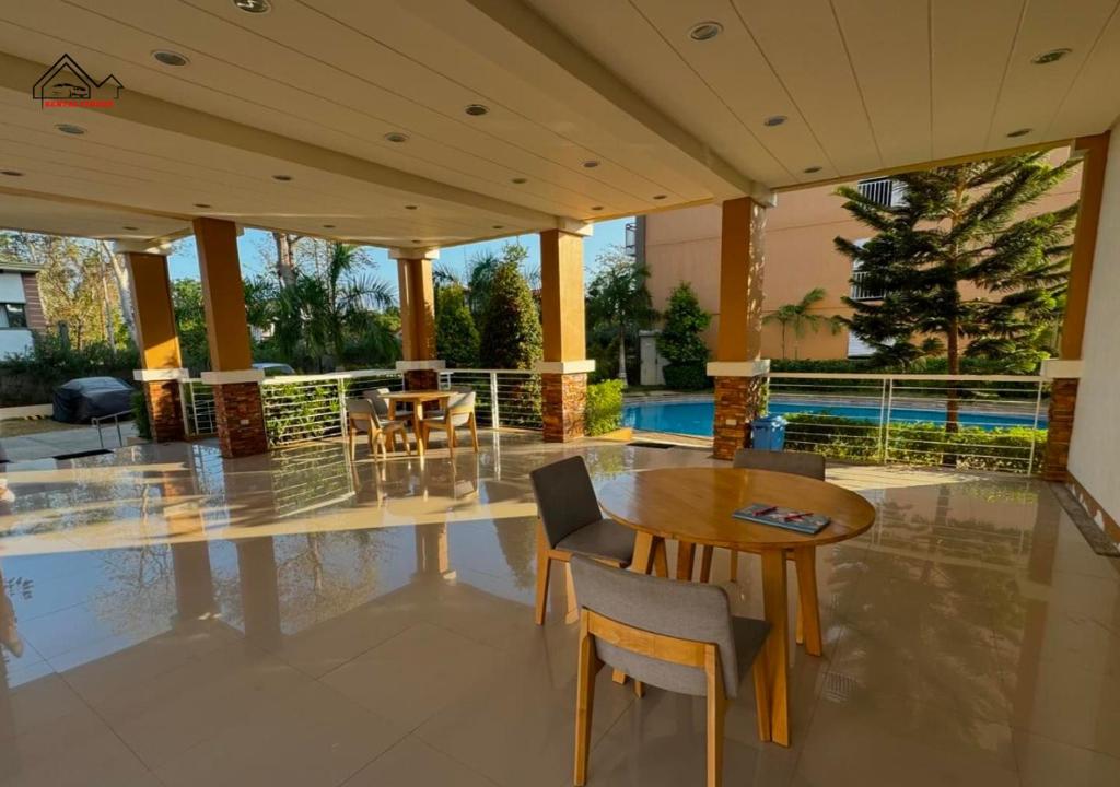 Bazén v ubytování Palawan Modern Living in a Thoughtfully Designed Rental Home - B1 5Kunzite nebo v jeho okolí
