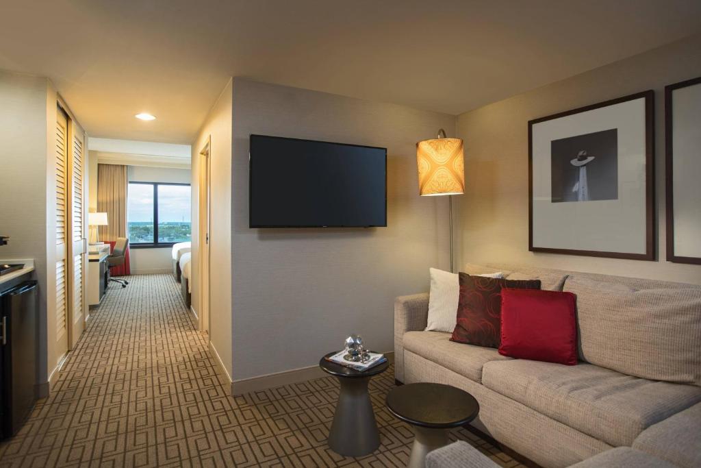 Renaissance Austin Hotel - Deluxe King O Double Room