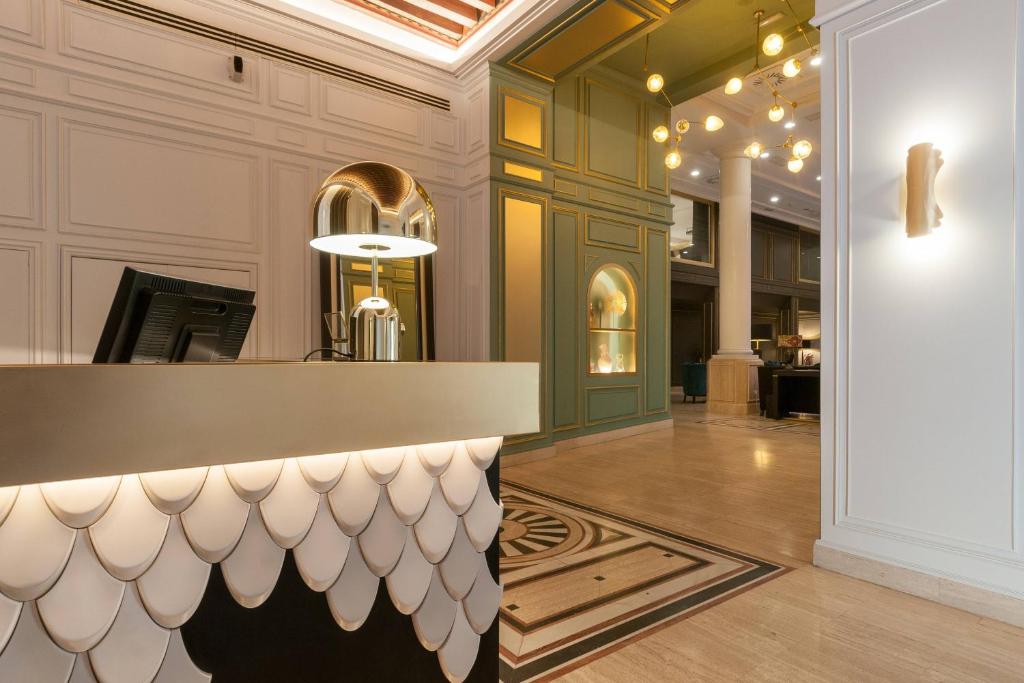 The lobby or reception area at Eugenia de Montijo, Autograph Collection