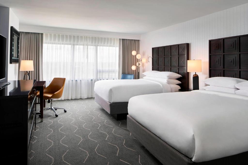 Renaissance Baltimore Harborplace Hotel - 
