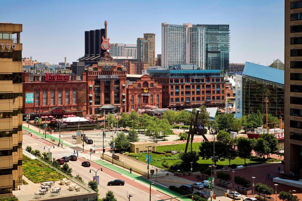 Renaissance Baltimore Harborplace Hotel - 