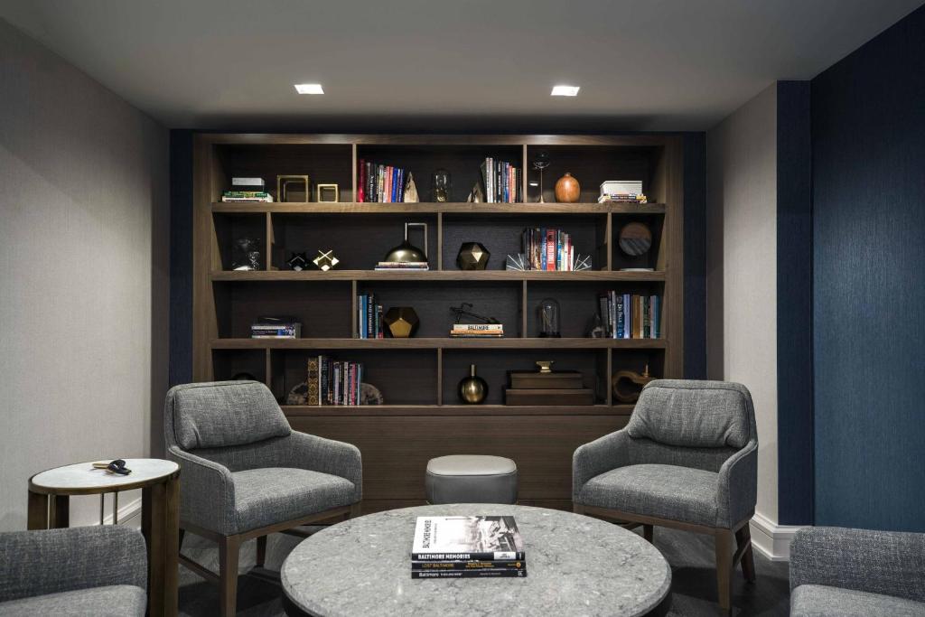Renaissance Baltimore Harborplace Hotel - 