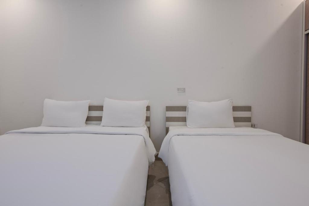 Lakeside House Hanoi - Chambre Triple De Luxe