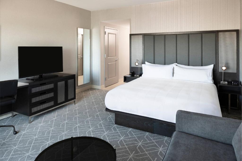 Renaissance Boston Patriot Place Hotel - 