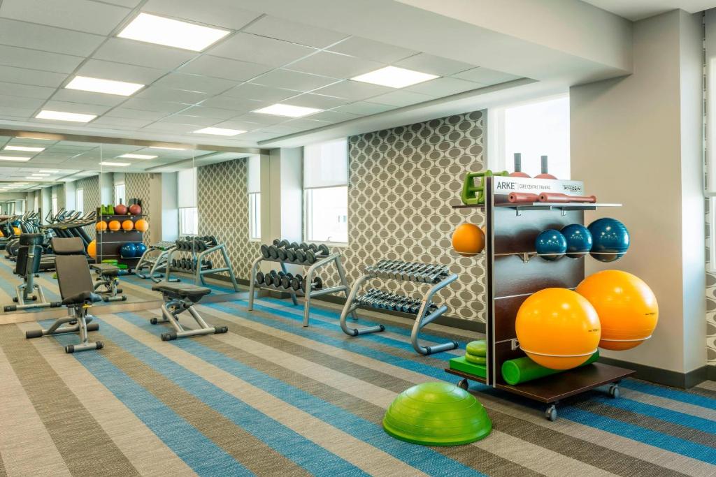 Fitness centrum a/nebo fitness zařízení v ubytování Aloft Al Ain