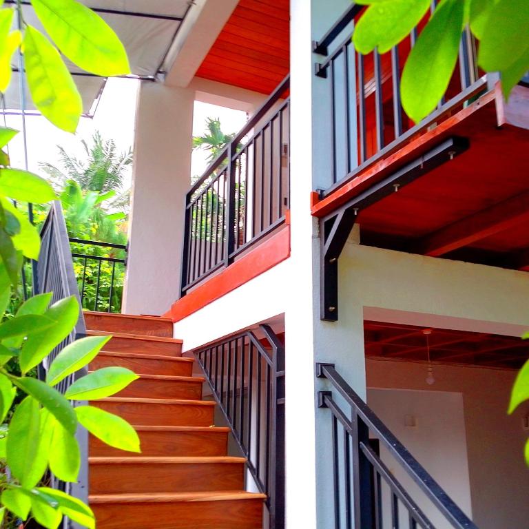 Balkón nebo terasa v ubytování Thusara Guesthouse