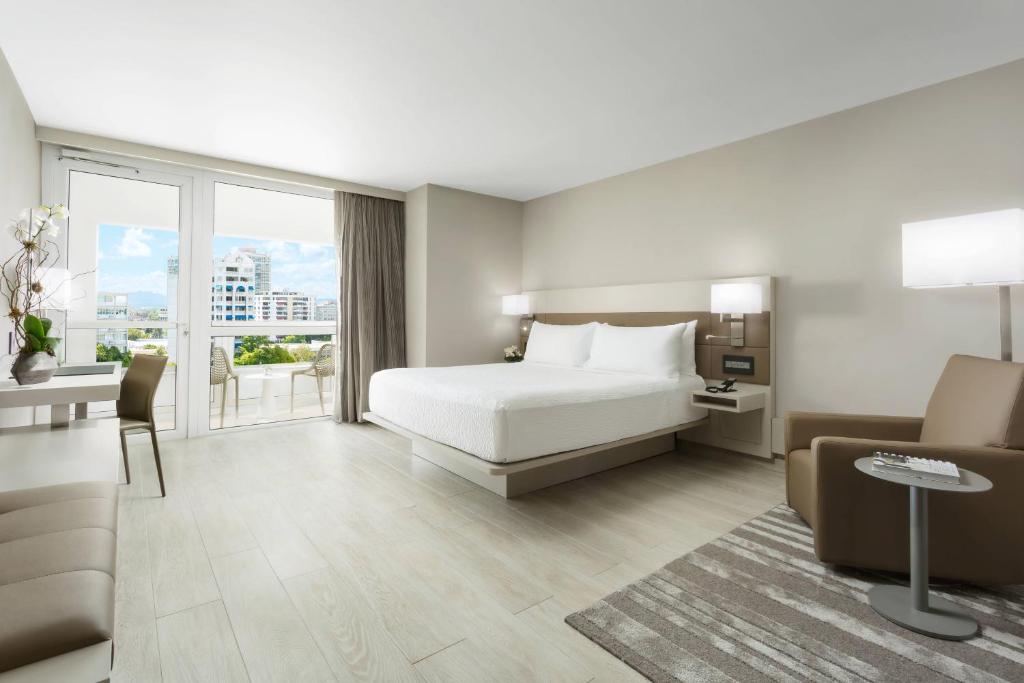 Postel nebo postele na pokoji v ubytování AC Hotel by Marriott San Juan Condado