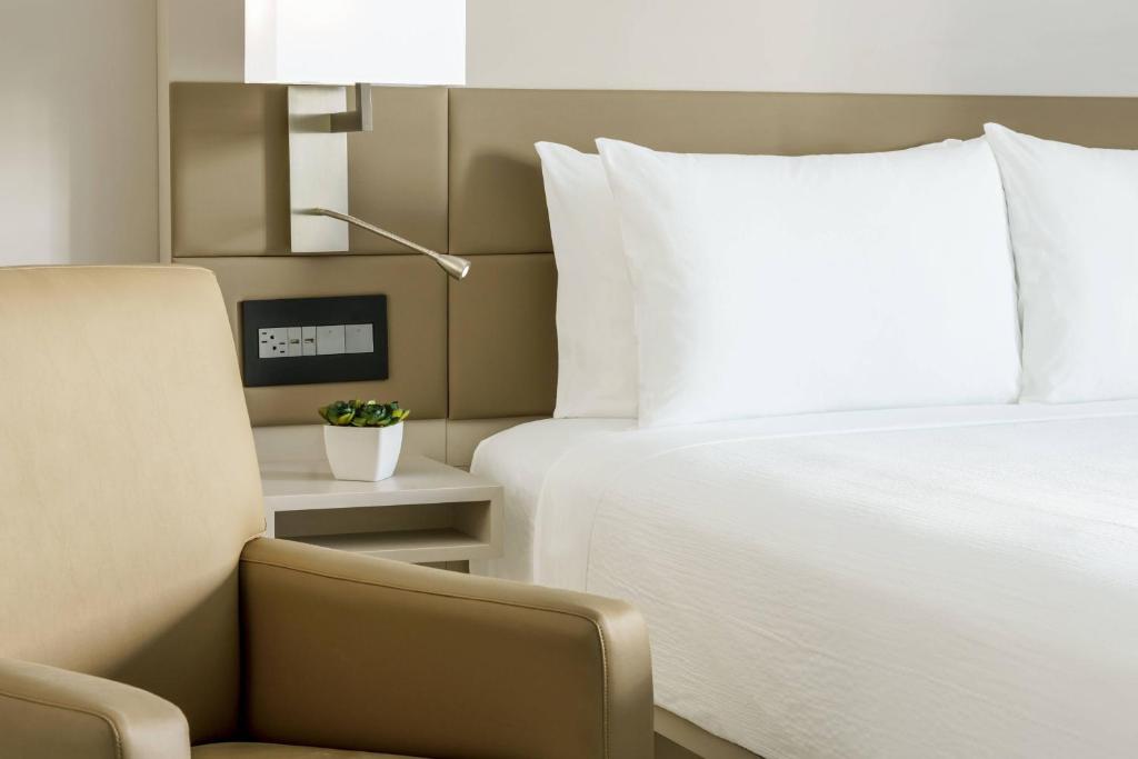 Postel nebo postele na pokoji v ubytování AC Hotel by Marriott San Juan Condado