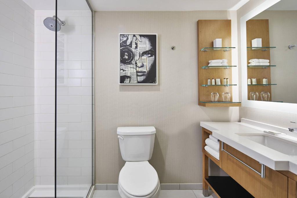 Renaissance Chicago Glenview Suites Hotel photo