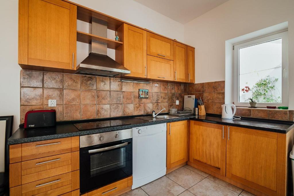Kuchyň nebo kuchyňský kout v ubytování Holiday Home Amanda Hollick