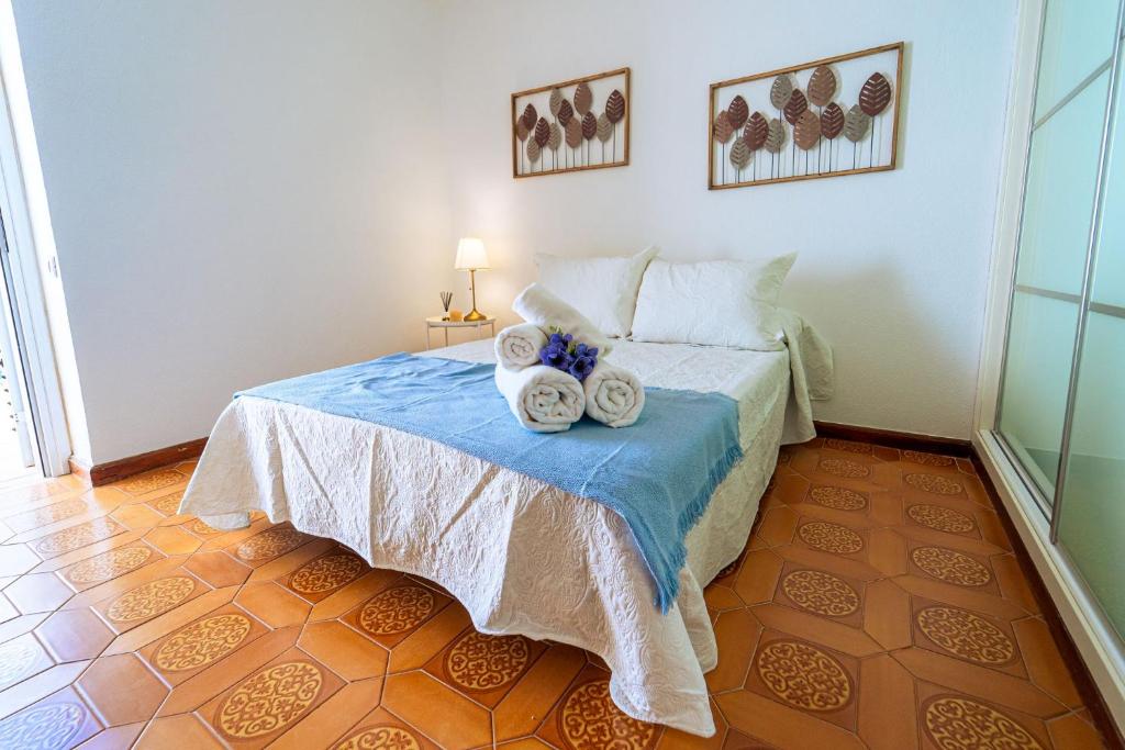Postel nebo postele na pokoji v ubytování Beautiful Villa Duque With Pool Poris Tenerife South