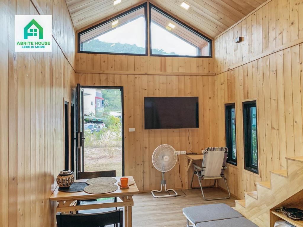 Fotografie z fotogalerie ubytování Tiny house on Koh Lanta only 2 minutes walk to the beach v destinaci Ban Mo Nae