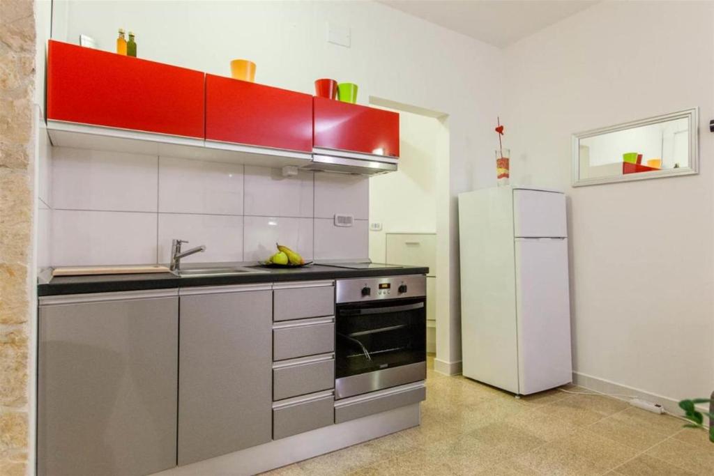 Nice Beach Apartments in Stobrec - Apartment