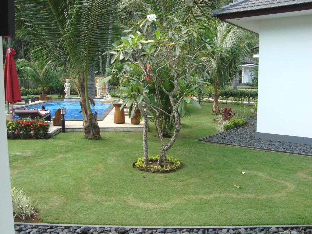 Zahrada ubytování Explorer Lombok from The Shared Pool For 2